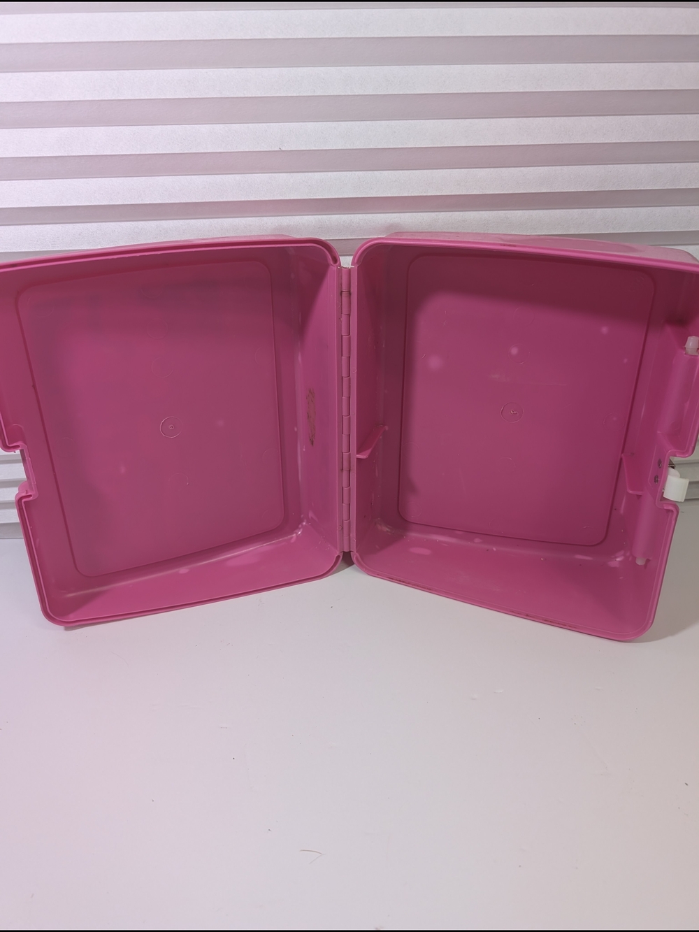 VINTAGE 1990 Barbie Pink Plastic Carry Case / Lunchbox - Retro Mattel Toy - Picture 8 of 9